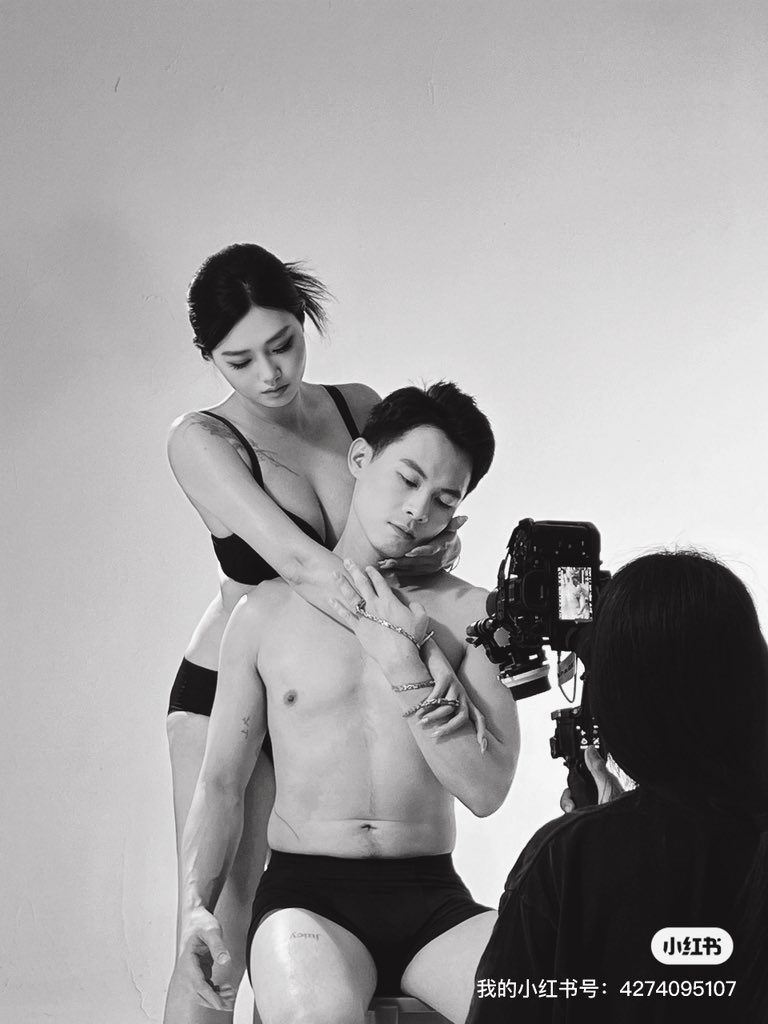 S1TUA's tweet photo. 第二次來拍予痕的產���圖，再次和俊華合作
👋🏻期待新品 期待成品 https://t.co/gvWFzFf8Ki