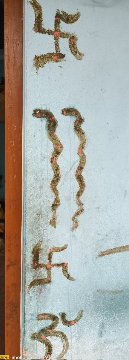 हमारे गांव के घरों की दीवारों पर जबतक ये ना बनें तब तक नागपंचमी नहीं पता चलती।
#naagpanchmi