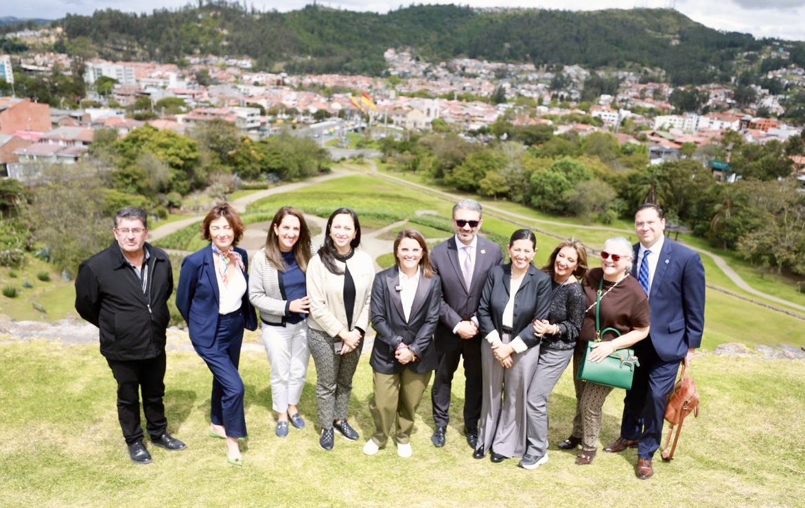 LauraIMelo's tweet image. 📍Desde Cuenca, más voces por la #PrimeraInfancia.
La @ONUecuador participó en el taller organizado por @PlanificacionEc para aportar al Plan Nacional de Desarrollo.
👧🏽👦🏽 Invertir en salud, nutrición, educación y protección de la niñez es clave para un país justo y sostenible.