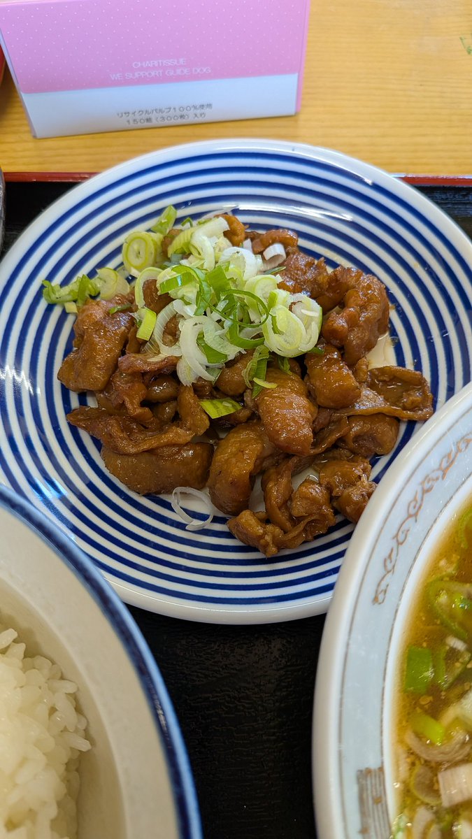 hasa4985's tweet image. リベンジ訪問🍜
久々にありつけた鳥皮モツ、らーめんは味噌にチェンジ☝️
あ、私茄子の漬物苦手なんです😓