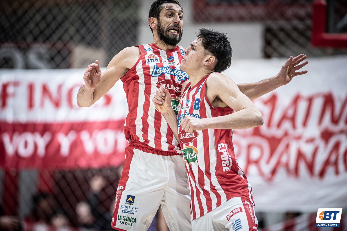 BasquetTotal's tweet image. #LDAxBT I SE ZUVIÓ A LA CIMA

Con una gran actuación de Agustín Zuvich y un muy buen trabajo colectivo, Larrañaga se impuso a Atenas para treparse a la cima en soledad.

📝@Brianrz2000
📸 @DamiPintos22 

👉wp.me/p6K7W2-Z61