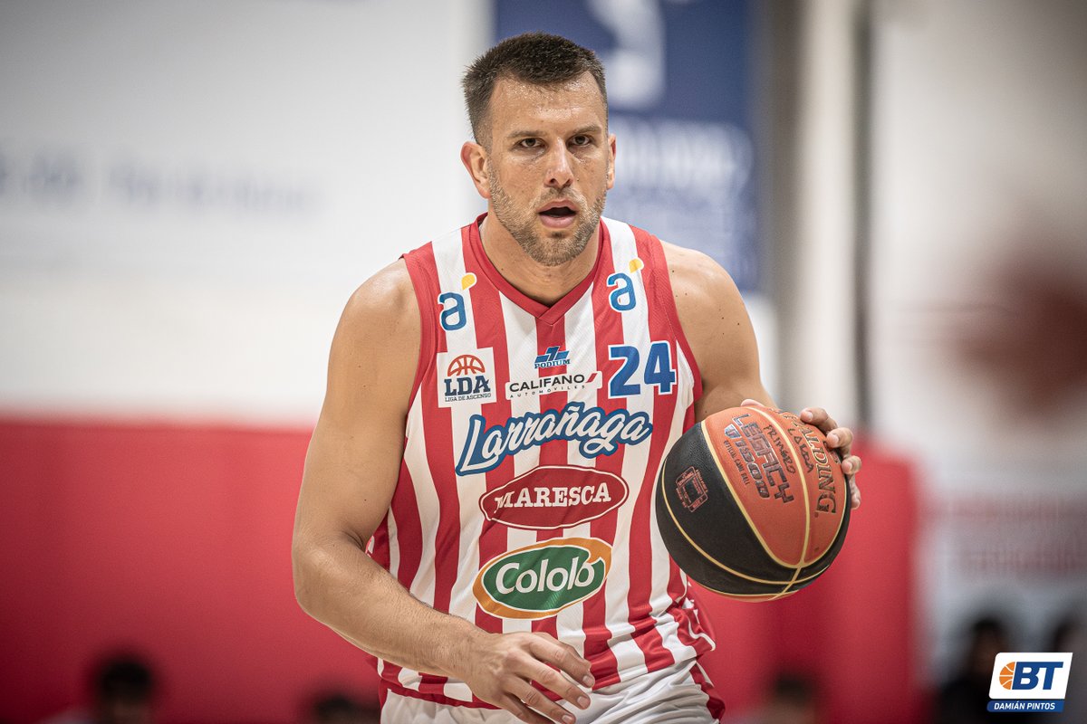 BasquetTotal's tweet image. #LDAxBT I SE ZUVIÓ A LA CIMA

Con una gran actuación de Agustín Zuvich y un muy buen trabajo colectivo, Larrañaga se impuso a Atenas para treparse a la cima en soledad.

📝@Brianrz2000
📸 @DamiPintos22 

👉wp.me/p6K7W2-Z61