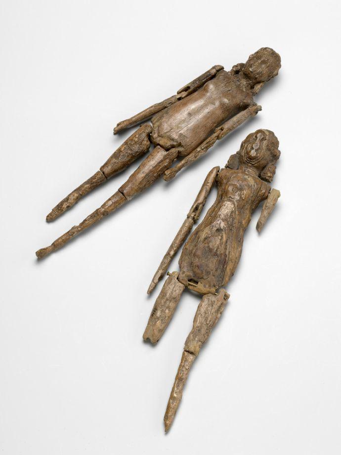HistorylandHQ's tweet image. A pair of Roman ivory dolls with articulated arms and legs found in a tomb of a little girl from a wealthy family in Emona, Slovenia. 250-300 CE, now housed at the National Museum of Slovenia [690x920]