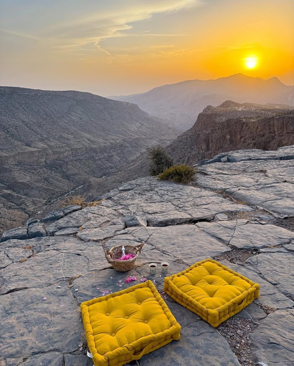 اللهم أشرق أيامنا بنور رضاك، 
وجمّلها بعفوك، وبارك لنا فيها برحمتك، 
واملأها سعادة وطمأنينة يا أرحم الراحمين..🤲✨

#صباح_الخير 
#الأمان_الوظيفي
#صباح_الأشياء_المُشرقة