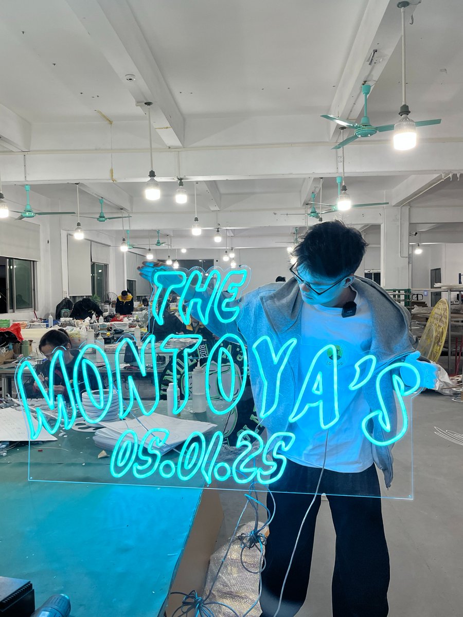 LCSignOfficial's tweet image. Which Custom Sign do you prefer for your business?  

👉Get a free quote: wa.link/cfjrkm 

#lcsign #ledletter #neonsign #lightbox #RetailStoreSignage #CustomStoreSigns