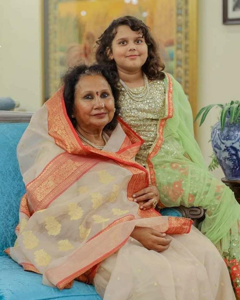 राजकुमारी श्रीमंत छत्रपती नयनताराराजे उदयनराजे भोसले आपणास वाढदिवसाच्या अनंत शुभेच्छा..!
आपणास उदंड आयुष्य लाभो व आपल्या सर्व आकांक्षा पूर्ण होवोत हीच आई भवानीमाते चरणी मनोमन प्रार्थना..!

#HappyBirthday