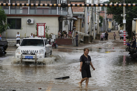ceskenoviny_cz's tweet image. Nejméně 30 lidí zemřelo v Pekingu kvůli přívalovým dešťům a záplavám #pocasi #povodne
ceskenoviny.cz/zpravy/2703155