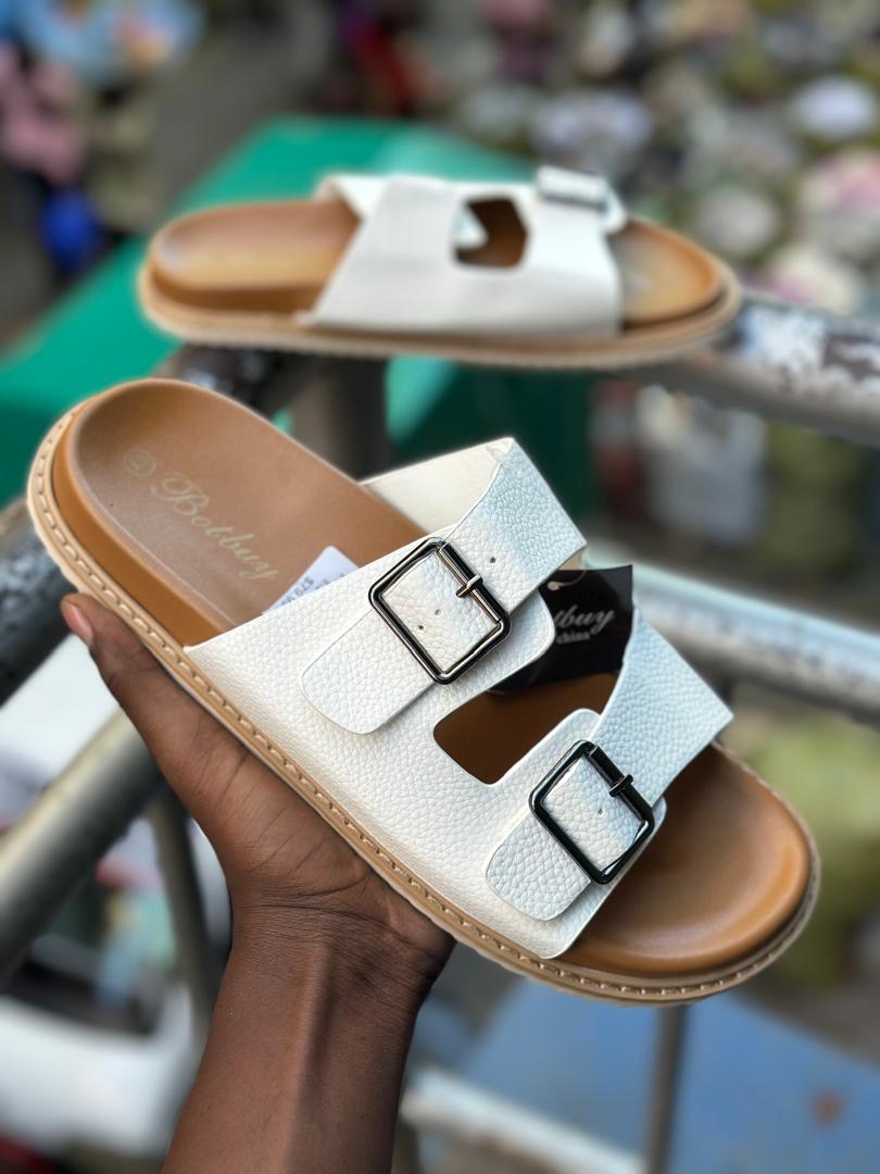 veemwega2's tweet image. Classic ✨️ 
‍
Size 40-45 @2500 

☎️0724894850

Pay after delivery ✅️