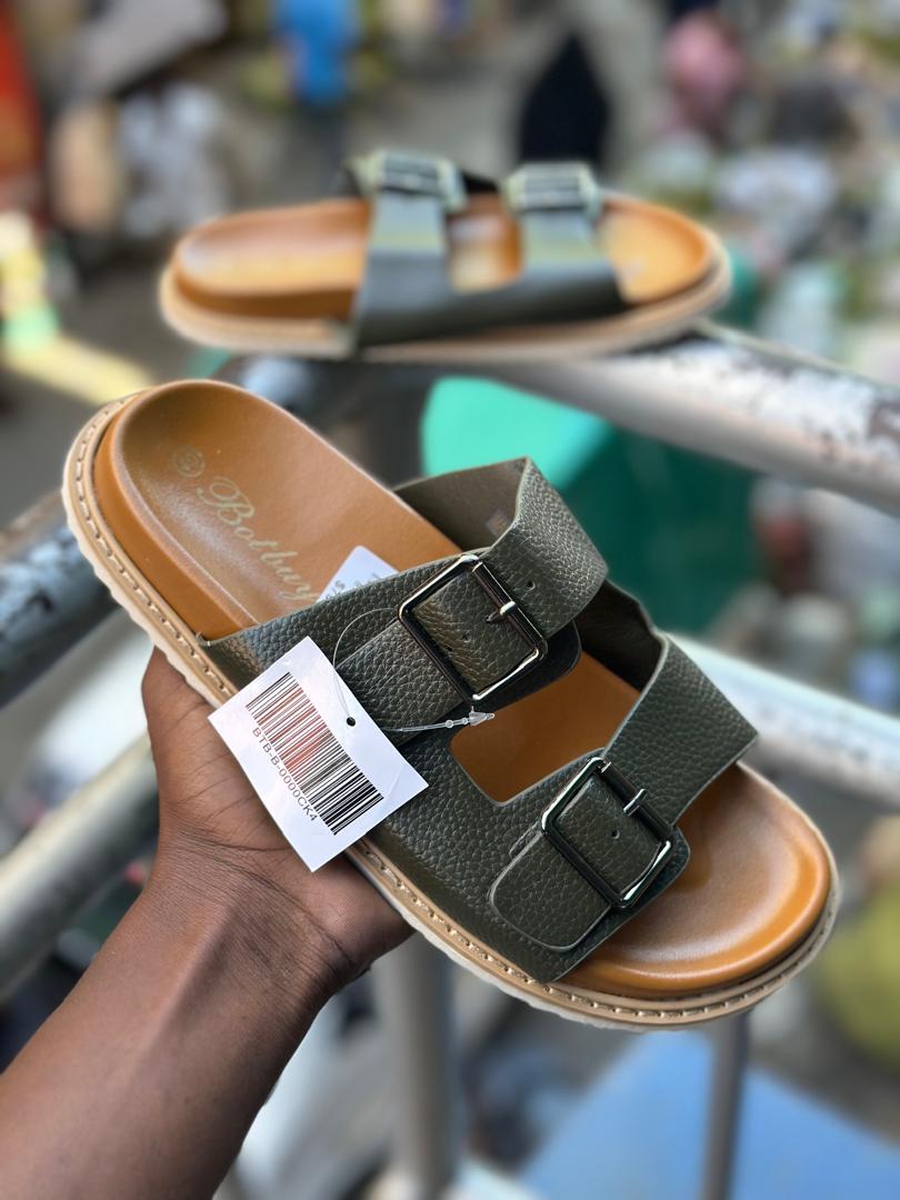 veemwega2's tweet image. Classic ✨️ 
‍
Size 40-45 @2500 

☎️0724894850

Pay after delivery ✅️