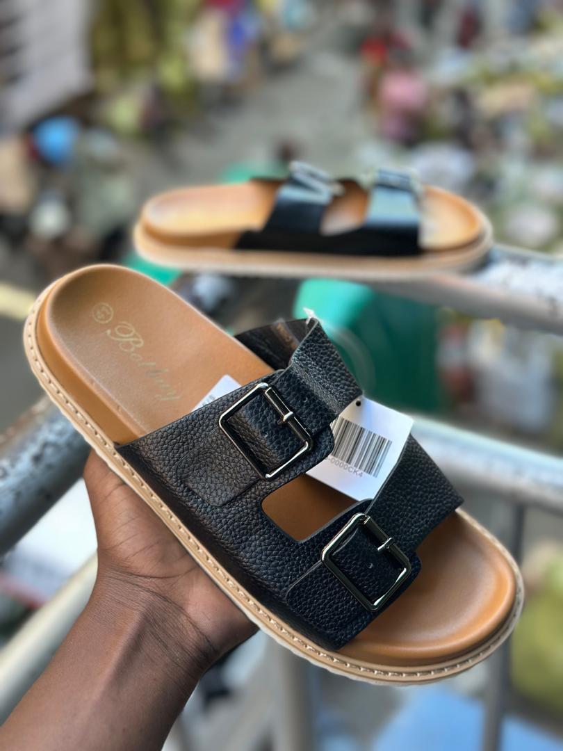veemwega2's tweet image. Classic ✨️ 
‍
Size 40-45 @2500 

☎️0724894850

Pay after delivery ✅️