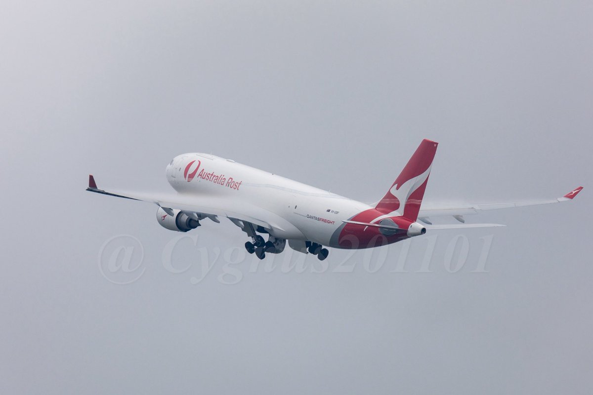 Cygnus201101's tweet photo. VH-EBF
Airbus A330-202(P2F)
Qantas Freight (Australia Post)
FR24で朝メルボルンへ向け出発するプランを���つけお見送りに行ってきました👋
July 29, 2025
#VHEBF #A332 #QantasFreight #CTS #RJCC #新千歳空港 https://t.co/mFNKUIWPv8