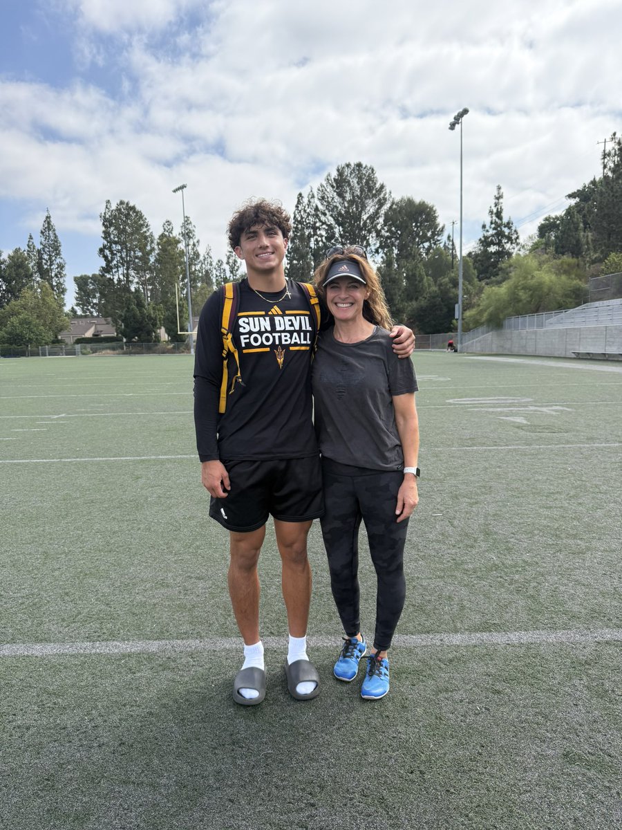 Laura Penton tweet media