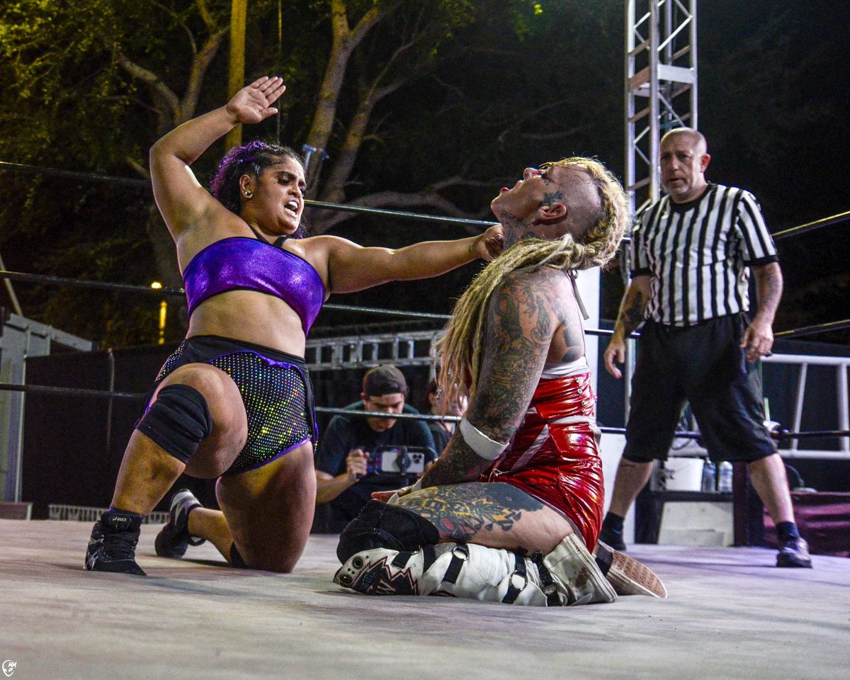 (-(-(-👽-)-)-) tweet media