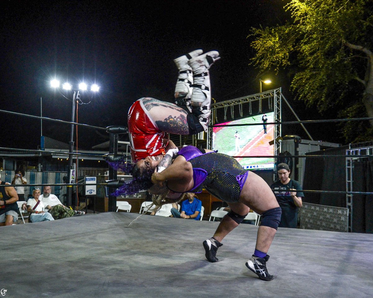 (-(-(-👽-)-)-) tweet media