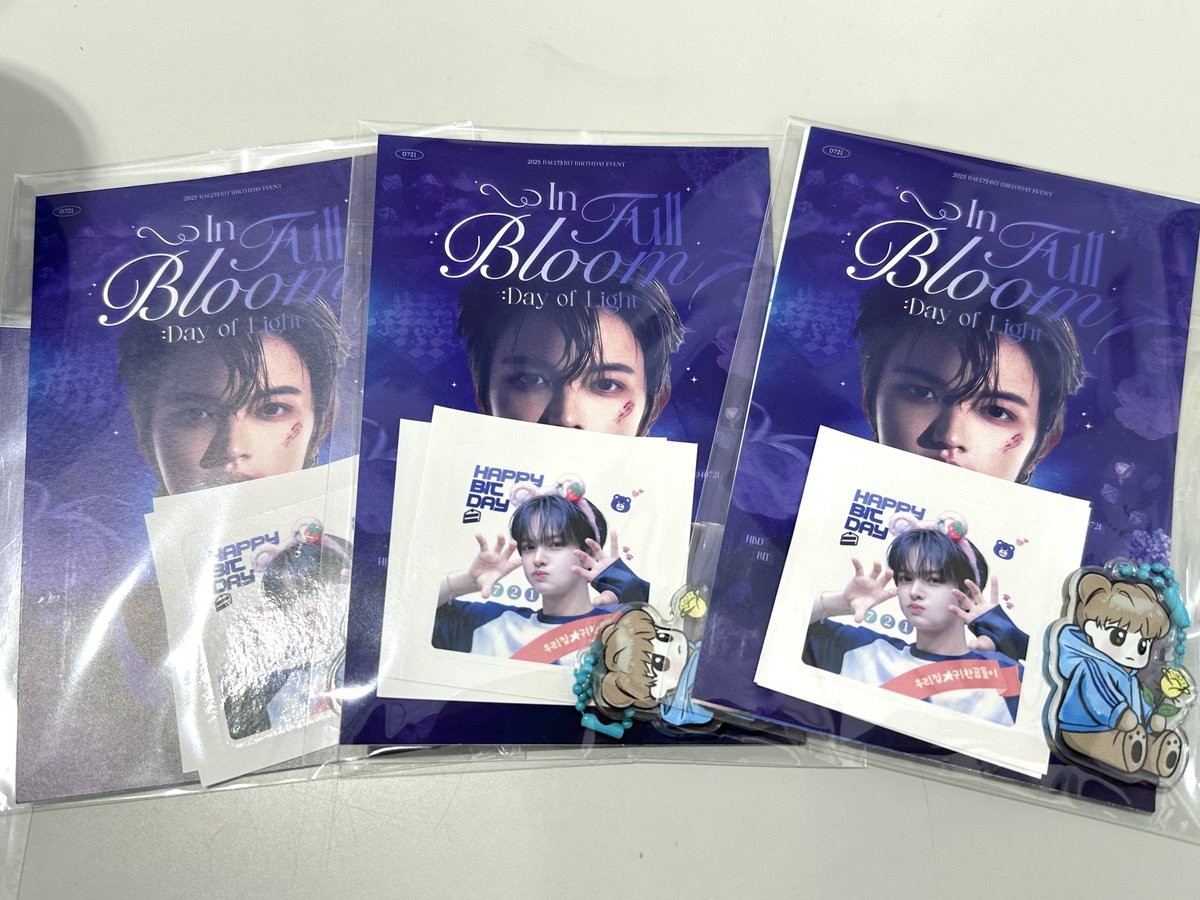 podollelse's tweet photo. 日本のfanたちにgoodsを伝えるようになって嬉しいです。 
皆さん、ありがとうございます( ฅ˶˙ᴗ˙˶ ฅ ).ᐟ.ᐟ❣︎

#BAE173 #BIT #빛 #민재
#노민재 #HAPPYBITDAY
#빛나는_민재의_S2번째생일 https://t.co/MaO69F9Udm