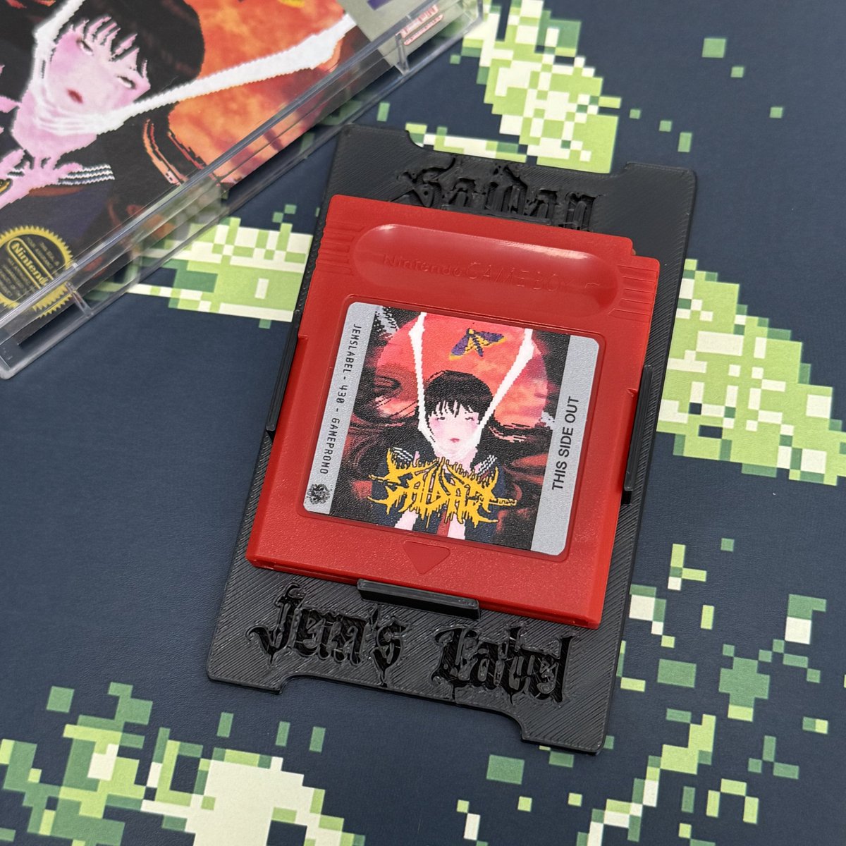 Dies_lrae's tweet image. 二つ目はSAIDANのゲームボーイソフト。
世界広しと言えど、ゲームボーイソフトをリリースするブラックメタルバンドは世界初であろう。
ブラックメタルのゲームボーイって何！？？！！？？？