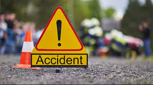 ArgusNews_in's tweet photo. #Jharkhand | 18 Kaudia (Bol Bom)devotees died and several others injured as their bus collided with a truck in Deogarh area: Sources
#FatalAccident #Jharkhand #Kaudia #ArgusNews https://t.co/JkzarcUv8f