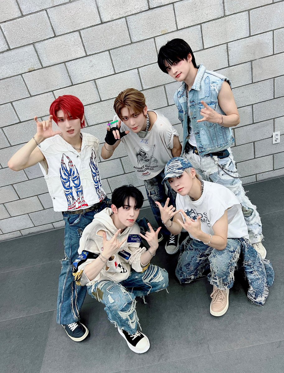 THE SHOW (@sbsmtvtheshow) on Twitter photo λ΄ μΉκ΅¬μκ² #NOWZ λλΌκ³
μκ°νλ©΄ μ’κ² μ΄?
#ProblemChild
: μ¬μ μμ , νμ‘μν, μ€νΈλ μ€ μν,
λ©΄μλ ₯ μ¦λ, λ§μ±νΌλ‘ κ°μ , μ§κ΅¬ νν
#λμ°μ¦ κ°μ #λ¬Έμ μ 보면
λ€ JESUSλΌκ³ λ§νμ£ π«£
μΌκ΅΄μ΄ κ± ν리λͺ°λ¦¬λ리 μ§μ Έμ€λΌ
μμλλ μ§κ΅¬λ‘ λ΄λ €μ€μ
μ
λ―ΈμΉ λ―μ΄ μ΄κΉ¨μΆ€ μΆμμ£ ...
#λμΌ λ΄ μΉκ΅¬μκ² #NOWZ λλΌκ³
μκ°νλ©΄ μ’κ² μ΄?
#ProblemChild
: μ¬μ μμ , νμ‘μν, μ€νΈλ μ€ μν,
λ©΄μλ ₯ μ¦λ, λ§μ±νΌλ‘ κ°μ , μ§κ΅¬ νν
#λμ°μ¦ κ°μ #λ¬Έμ μ 보면
λ€ JESUSλΌκ³ λ§νμ£ π«£
μΌκ΅΄μ΄ κ± ν리λͺ°λ¦¬λ리 μ§μ Έμ€λΌ
μμλλ μ§κ΅¬λ‘ λ΄λ €μ€μ
μ
λ―ΈμΉ λ―μ΄ μ΄κΉ¨μΆ€ μΆμμ£ ...
#λμΌ