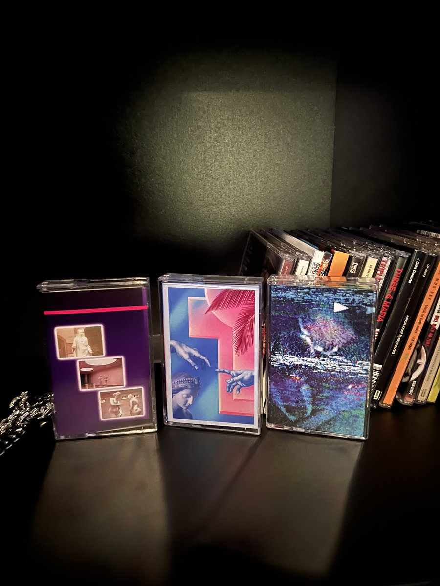 _Jidusea's tweet image. getting ready to bump that Alfredo 2 vinyl. i’d like to share 3 of my four cassettes tho.
Infinity Frequencies-Between two worlds
Slowerpace-Soft Sunday
Mirror Kisses-Heartbeats