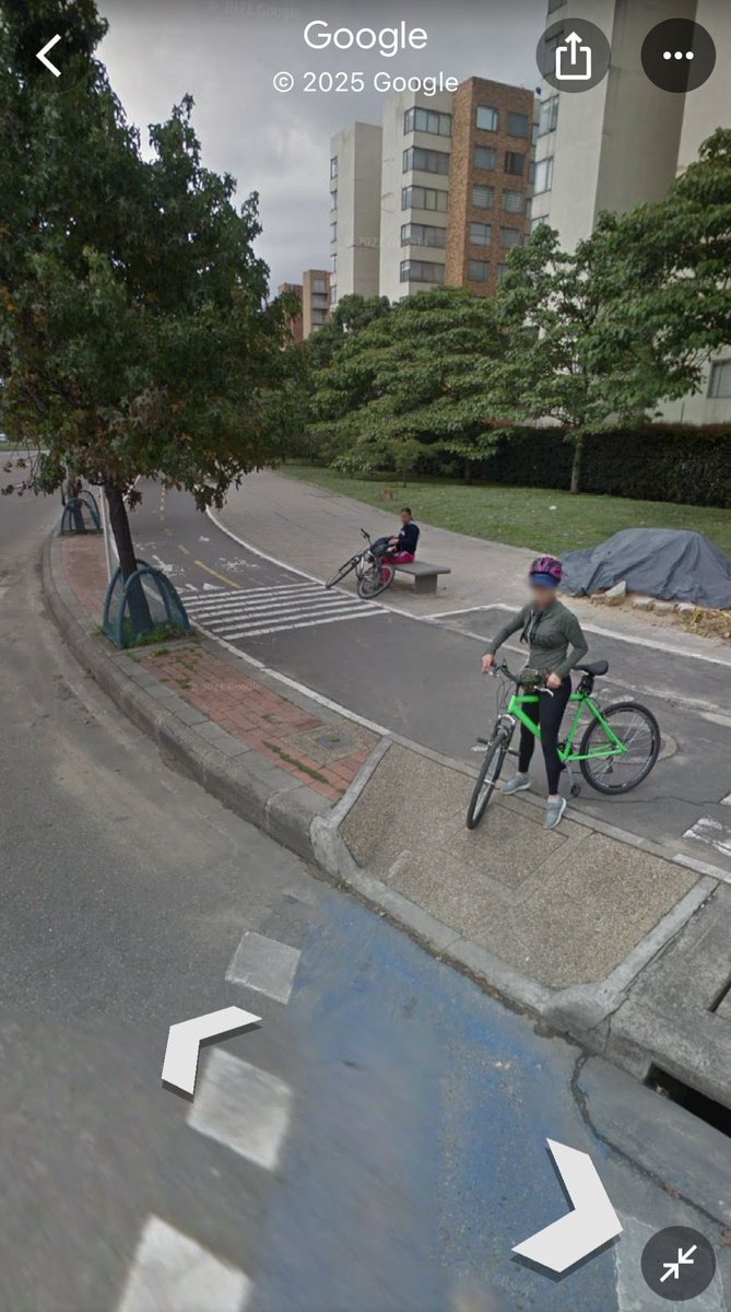 Daniel Bernal (@dgbernal) on Twitter photo Hoy hacia las 6:40 am motociclista por evitar trancón invadió la cicloruta y le causó lesiones a la cuidadora de mi mamá que iba en cicla a su trabajo. Le lesionó una mano y rodilla. Agradezco difusión a ver si alguien tiene la placa. Merece sanción <a href="/SectorMovilidad/">Movilidad Bogotá</a> Hoy hacia las 6:40 am motociclista por evitar trancón invadió la cicloruta y le causó lesiones a la cuidadora de mi mamá que iba en cicla a su trabajo. Le lesionó una mano y rodilla. Agradezco difusión a ver si alguien tiene la placa. Merece sanción <a href="/SectorMovilidad/">Movilidad Bogotá</a>