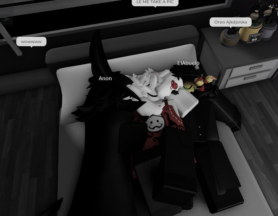 Tyelalal's tweet image. lucky bastard #pizzadebt