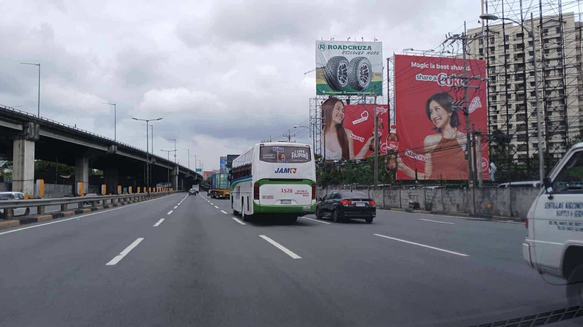 On our way to the South when we spotted something familiar! 👀 Tanggal ang pagod from the maulan na commute with SheeCey as they share the refreshing magic of Coke with us! 🥤❤️🩷💜

Don’t want to get stuck in traffic annoyed and feeling restless? #ShareACoke na when you spot the