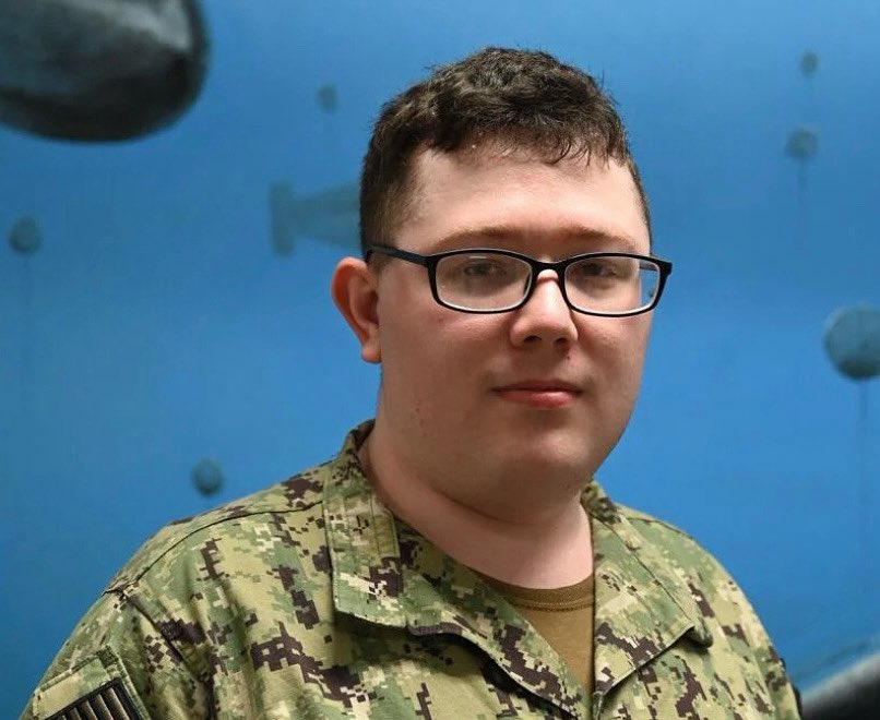 Ridgecrest native trains to join U.S. Navy submarine force
#TheDailyIndependent #Ridgecrest #LocalNews #news #California #KernCounty

ridgecrestca.com/news/ridgecres…