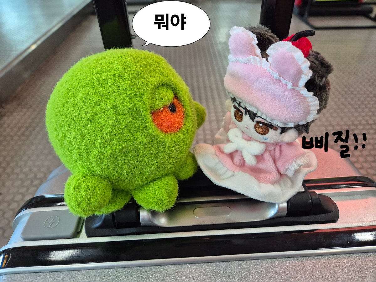 fpaldbada's tweet image. 옆장르 문대씨가 협조해 주셨어요