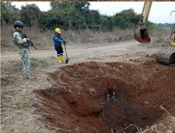 armada_ecuador's tweet image. #Guayas || En cumplimiento de las operaciones planificadas para garantizar la seguridad del Sistema Nacional de Hidrocarburos (SNH), la Unidad Táctica 31.6.3 “Pascuales”, durante patrullajes de rutina en el poliducto Tres Bocas – Pascuales, detectó dos nuevas perforaciones…