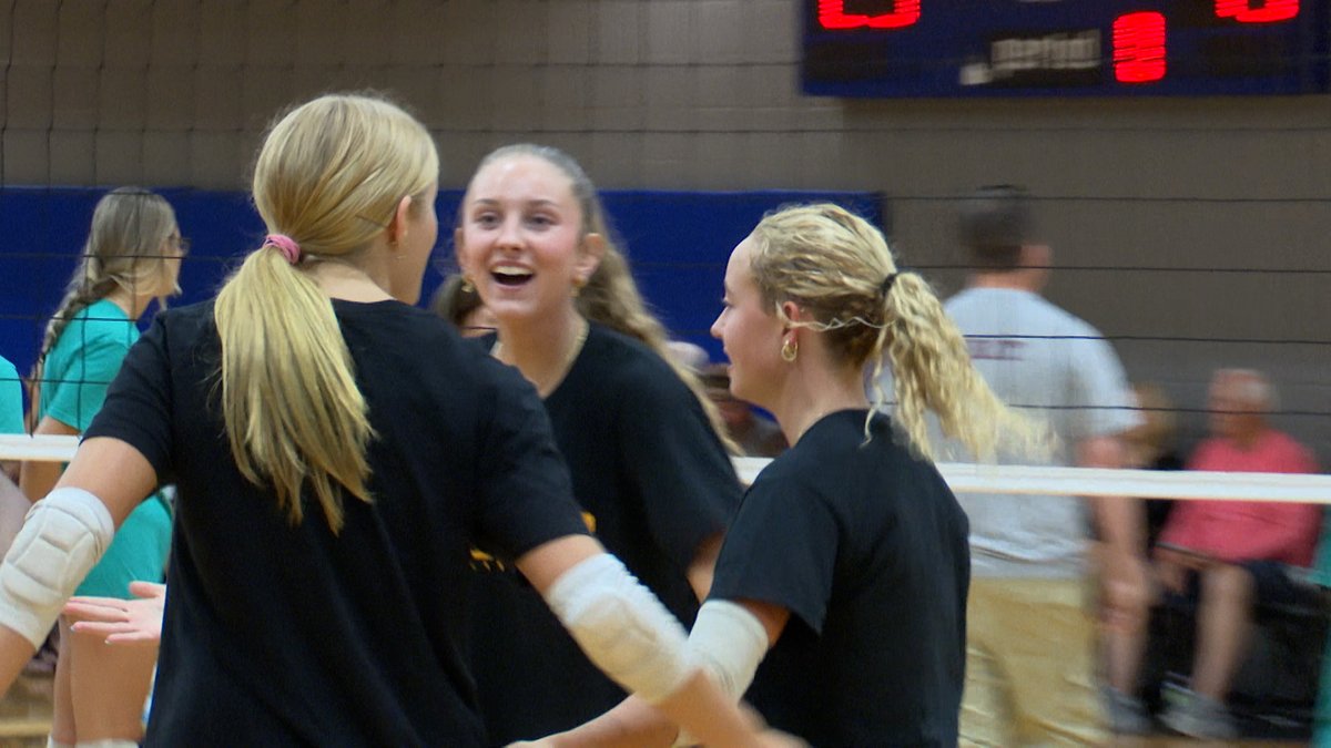 pmc3_83's tweet image. WMBD Prep Sports Recap: Highlights of the final night of the ICC summer volleyball league.
Story: centralillinoisproud.com/sports/local-s…