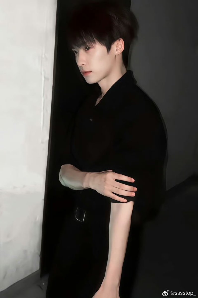 Monkycin's tweet image. แพ้น้องจื่อเชิ้ตดำตลอดไป 🤧

#Ziyu
