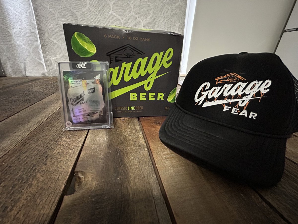 DanWybrow's tweet image. “If you like a cold breeze on your bag…”
Honored to have received a holo from the LEGENDS at @drinkgaragebeer! I love this little cult so much, man. I’m also taking this as a sign to break out of my exclusively lime ways. Gotta get me some classic next time! #BeerFlavoredBeer