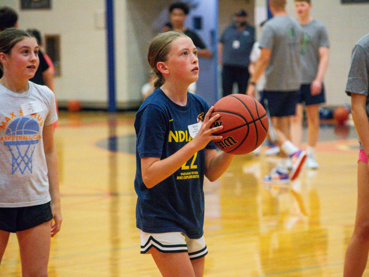 Xavier_Sanchez4's tweet image. Stopped by @StaggHighSchool for the @maxstruscamps last week.
Always amazed by the job they do with camp.
This year, I caught up with Strus, a couple of campers, Cavs Coach Kenny Atkinson, and the first recipient of the Gary Strong Award, Paityn Castillo.
READ “NBA player and…