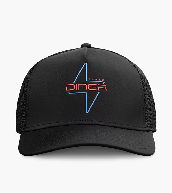 SawyerMerritt's tweet image. Here’s the exclusive Tesla Diner merchandise:
• All-black Tesla Bot action figure
• Tesla Supercharged Gummies: Includes three sweet and sour flavors: Dog Mode Chill, Mango Bolt and CyberBerry.
• Trucker hat
• Retro diner tee