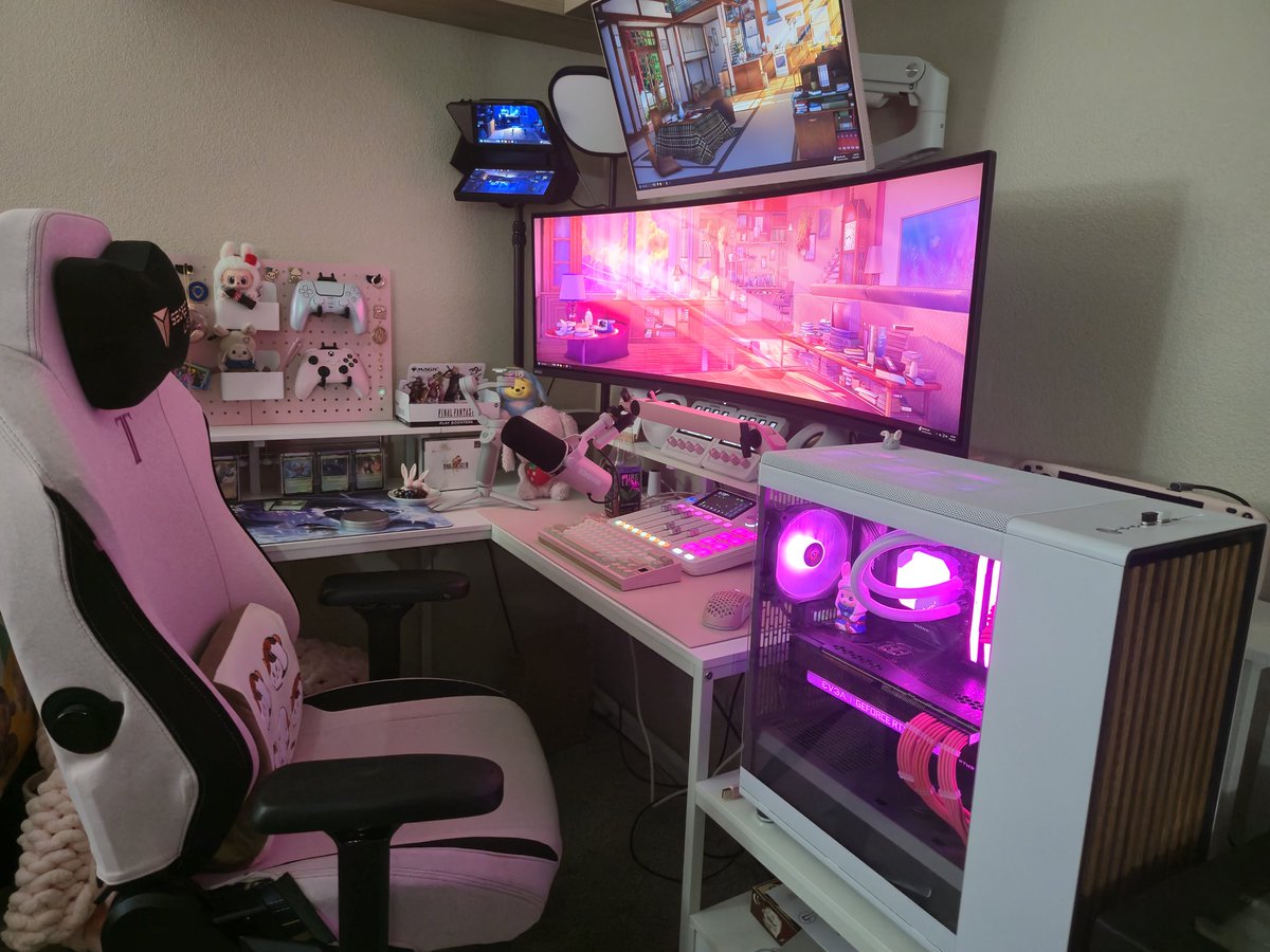 thundabunnies's tweet image. Is my setup pink enough? Not sure. π
Love the new @elgato Petal Pink mic arm! It's honestly perfect!
Not sponsored btw π