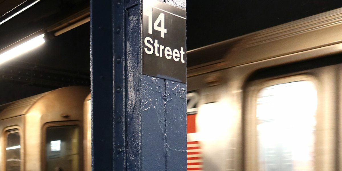 theblaze's tweet image. Man slashed in NYC subway — reportedly after staring match — chases down attacker, turns the tables on him in lethal fashion dlvr.it/TM2gmS