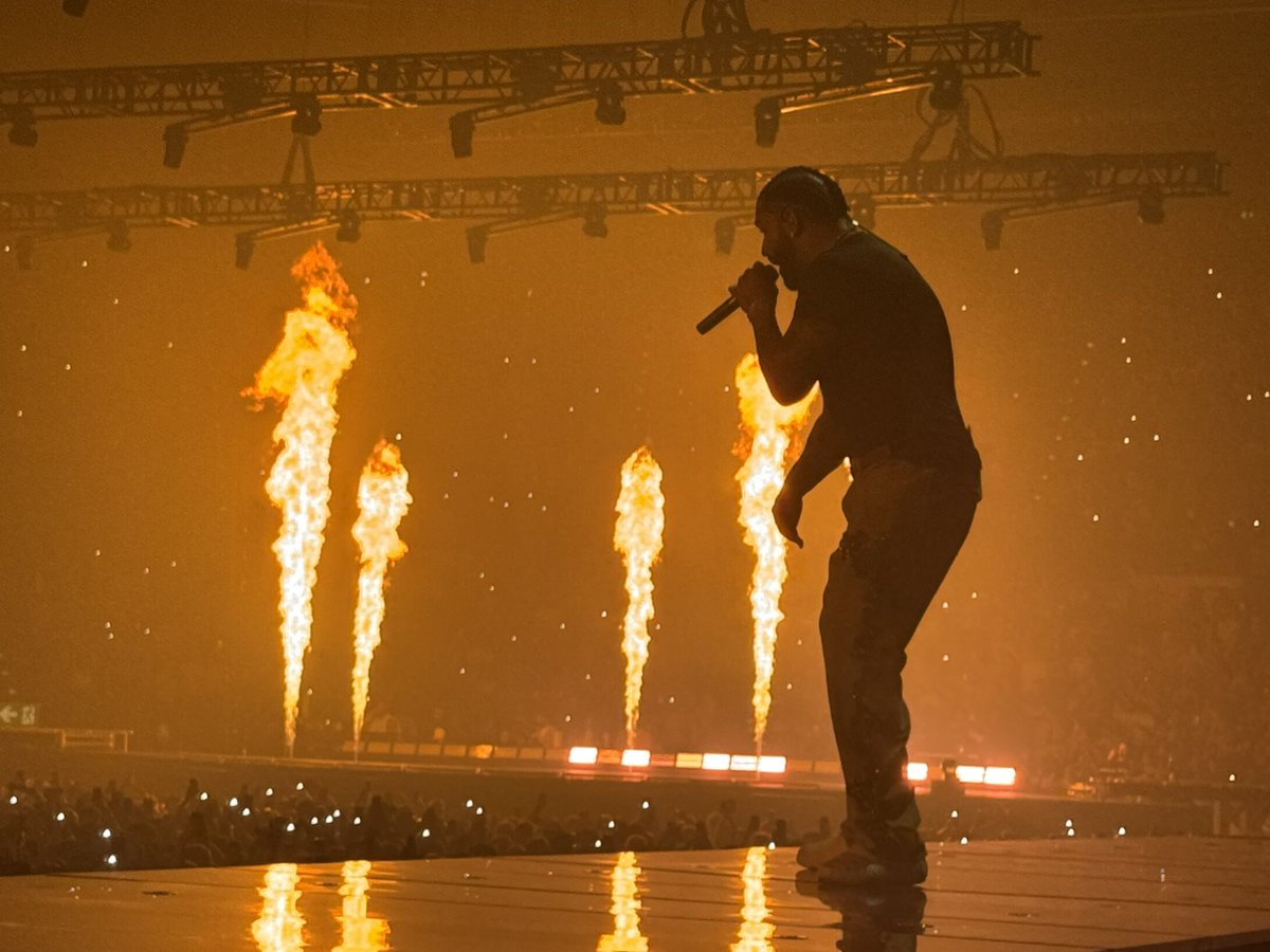 Drakes_Uno_Fan's tweet image. The show was spectacular! @Drake is the greatest artist to ever touch the mic and I’m so happy I got to see him again. 🦉🦉🦉🦉🦉🦉🦉🦉🦉🦉
