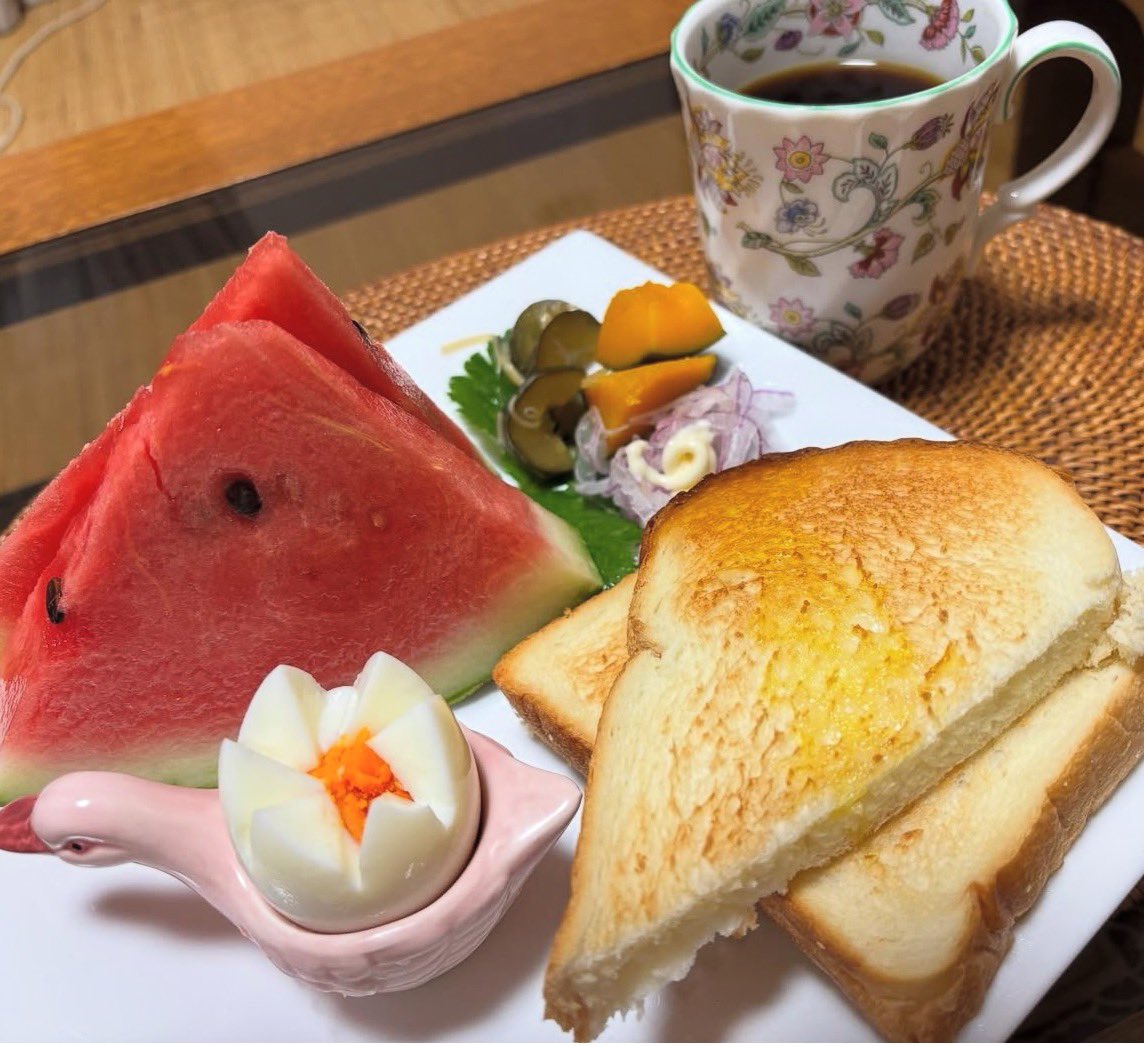KkochinT's tweet image. おはようございます😃
きょうも猛烈な暑さ🥵
無理せず静養します🤣