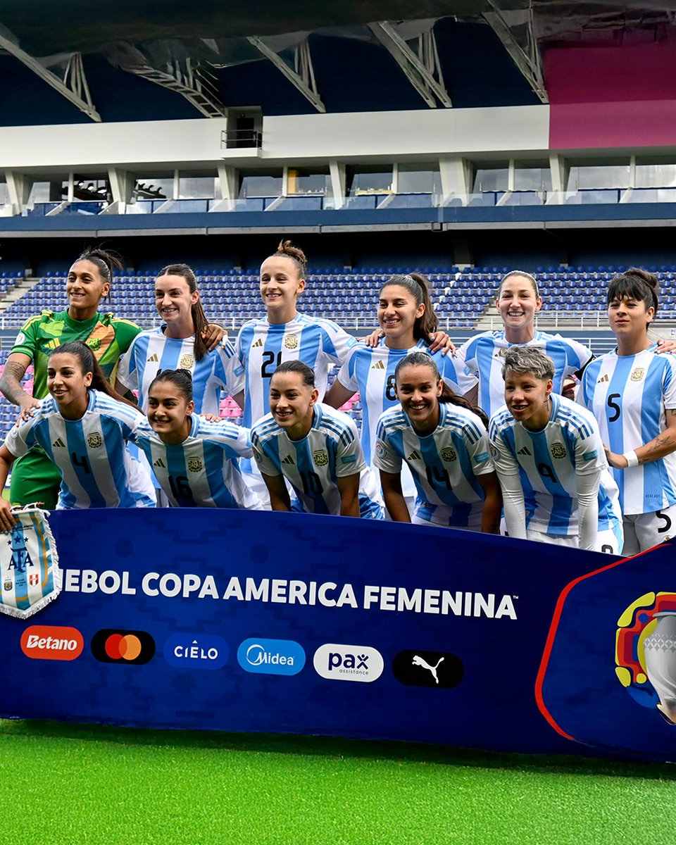 SanLorenzo's tweet image. #FútbolFemenino 🏆 ¡CLASIFICADAS! 🇦🇷
Argentina derrotó 1-0 a Perú (gol de Yamila Rodríguez) y se metió en la semifinal de la #CopaAmérica, en Ecuador.
Maricel Pereyra, Solana Pereyra y Vanina Preininger fueron titulares, mientras que Virginia Gómez estuvo en el banco.
📸 AFA…