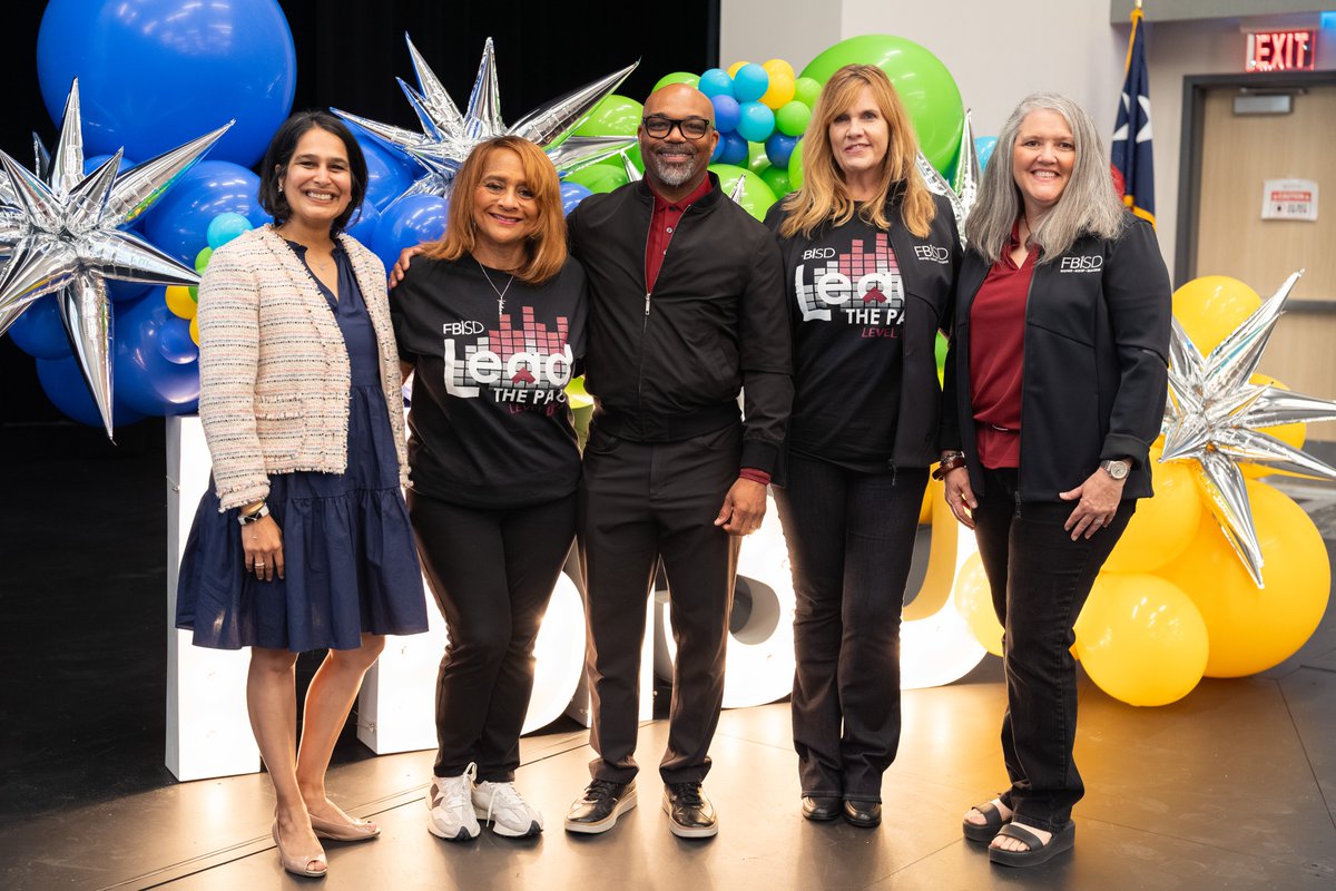 FortBendISD's tweet image. The 2025–26 Fort Bend ISD Breakthrough Leadership Summit began today, and our leaders hit all the right notes! 🎶
Over 450 campus and district leaders came together to level up as we prepare to launch an unforgettable school year. With dynamic speakers like Dr. Joe Sanfelippo…