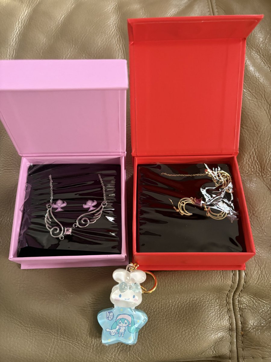 kaesfeverdream's tweet image. HEHEHEHE LOOK WHAT JUST CAME IN!!!! Thank you so much @aphversion !!!!