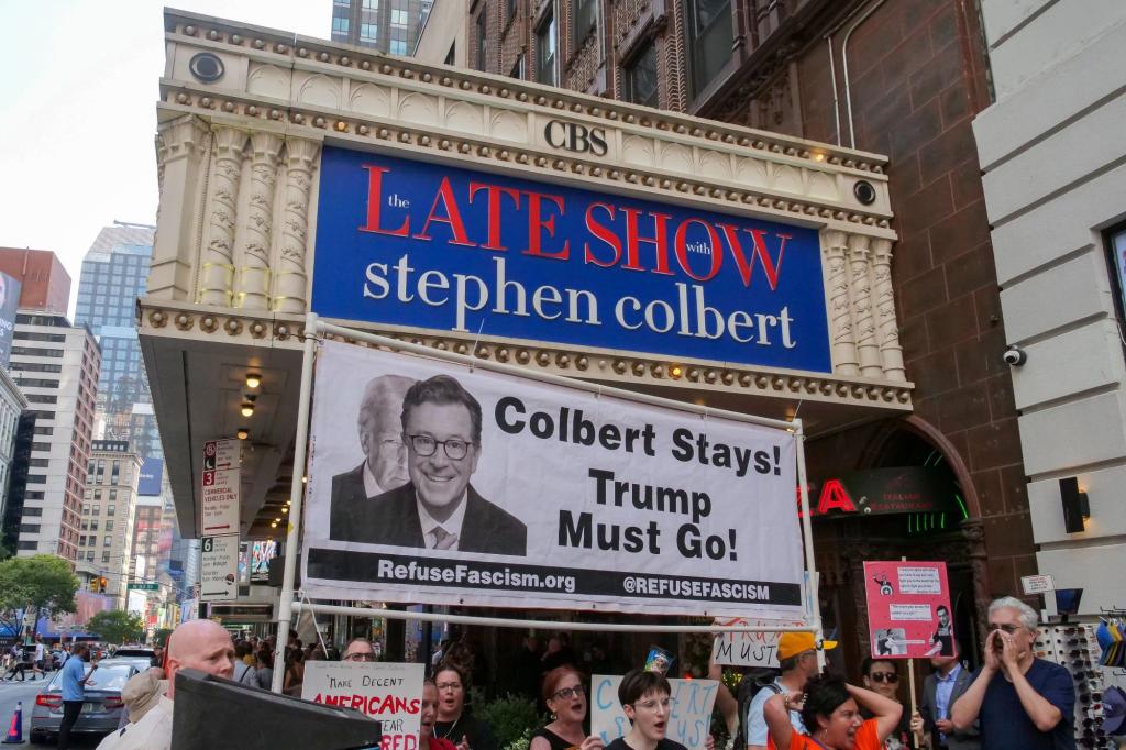 NYPostOpinion's tweet image. Stephen Colbert fans’ cancellation hysteria takes Trump Derangement Syndrome to the max trib.al/yZbI9l2