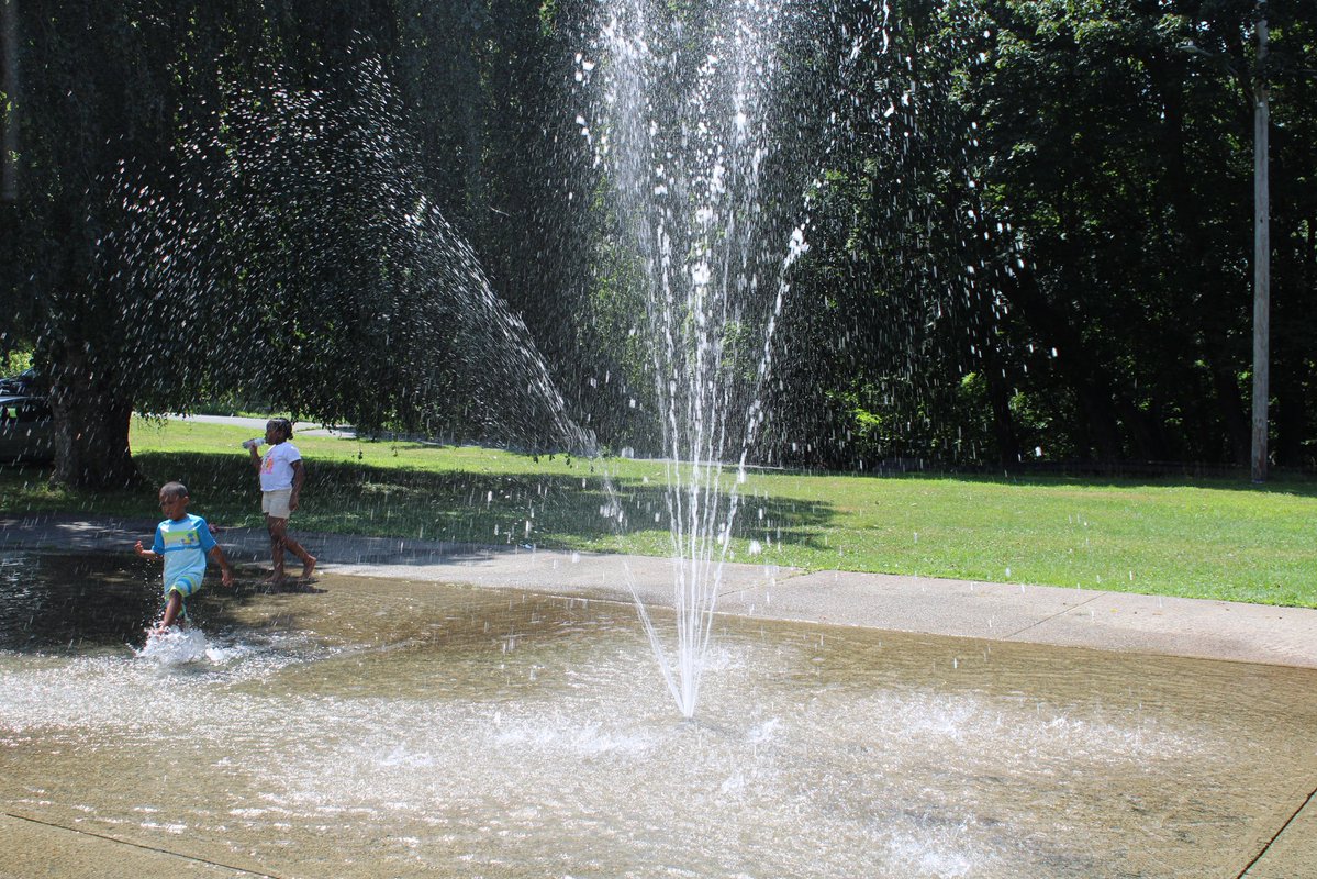 TroyCityHall's tweet image. Kids were all smiles today at Prospect Park, soaking up the sun at the splash pad and climbing all over the brand-new playground equipment! It’s great to see families enjoying these exciting upgrades to one of our most beloved parks! 😎