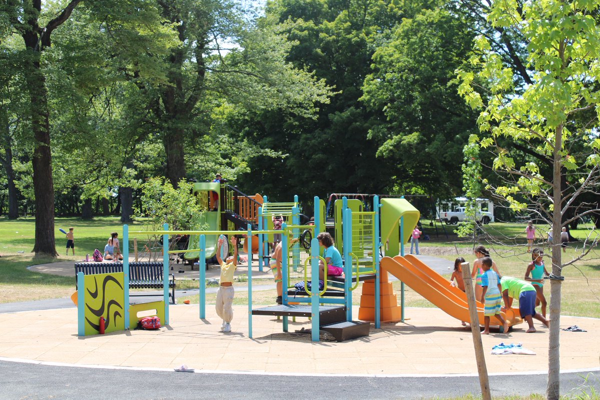 TroyCityHall's tweet image. Kids were all smiles today at Prospect Park, soaking up the sun at the splash pad and climbing all over the brand-new playground equipment! It’s great to see families enjoying these exciting upgrades to one of our most beloved parks! 😎
