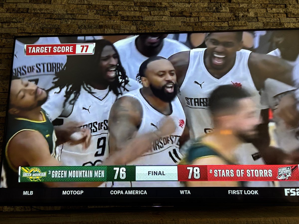 Ryan Boatright with the three-point FG for the win in #TBT Round 2. Thank you <a href="/marcdamelio/">Marc D'Amelio</a> #UConn #FS2 #FS1