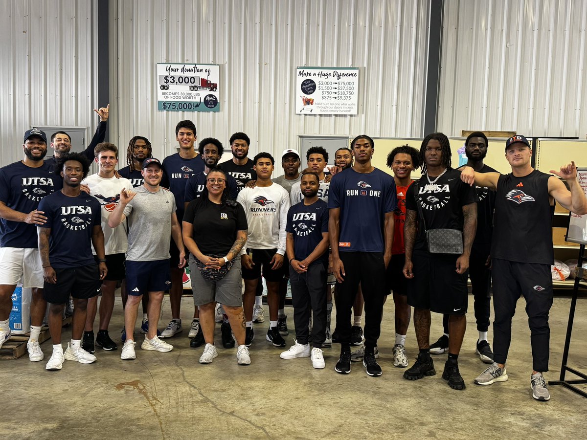JBrooksLovesU's tweet image. Grateful to be a part of a program with a coach that values the community + our young men’s connection to said community as much as @CoachAClaunch does w/ @UTSAMBB
Thank you to @HCDailyBread for welcoming us to serve as you support communities of need following recent floods in…