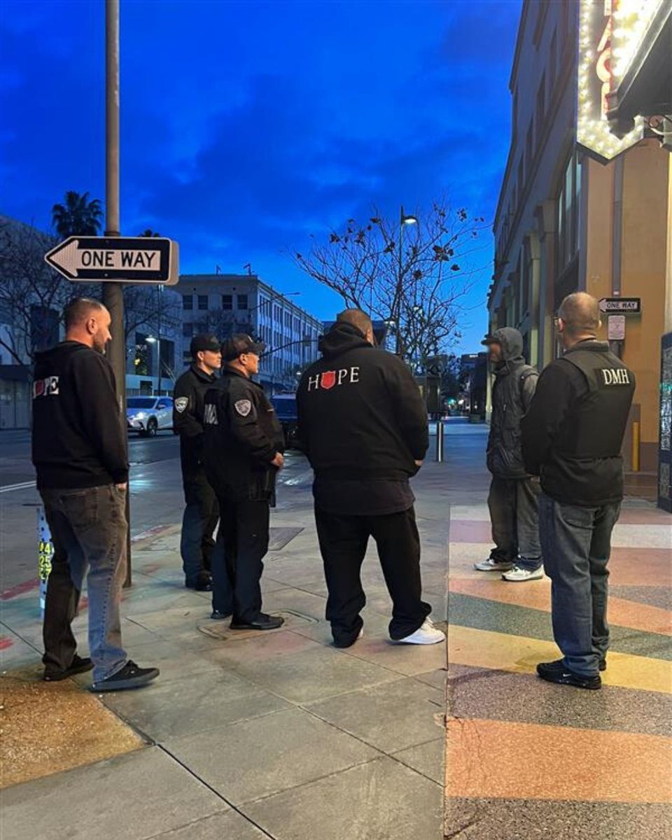 santamonicacity's tweet image. Turón, 30, arrived in SM earlier this year to pursue a boxing career but soon found himself without stable housing.
Through Project Homecoming and SMPD’s Homeless Liaison Program, he was able to return to Boston on July 2 to reunite with his father.
🔗: santamonica.gov/topic-explaine…