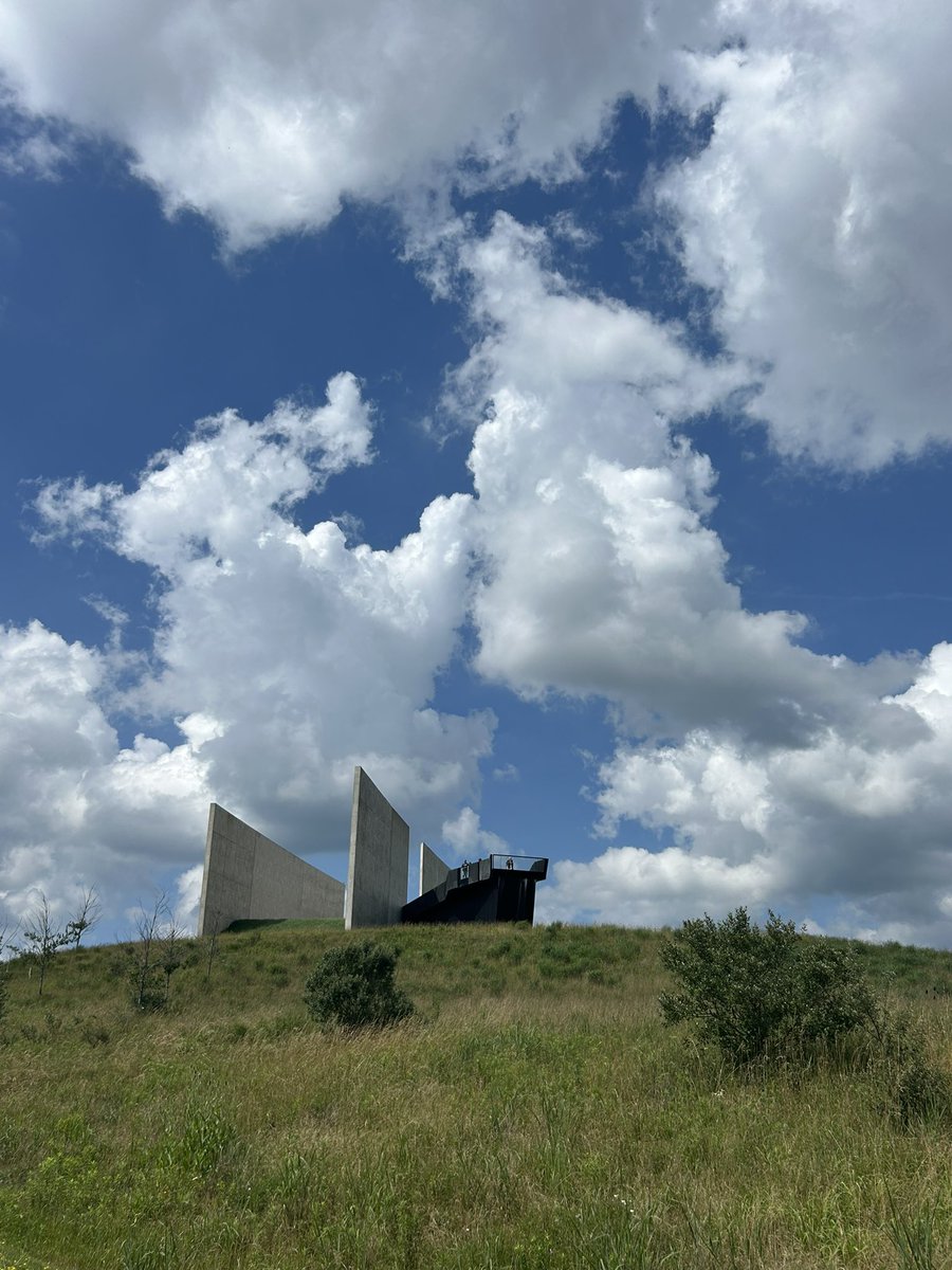 stefzaenker's tweet image. Just visited the 9-11 Flight 93 memorial in Shanksville and then watched Flight 93 the next day. (Thanks @TrustyLawyer)
It’s poignant and well done, if extremely sob-inducing and sobering. But it’s also a brilliant embodiment of patriotism, resolve and true American grit 🇺🇸…
