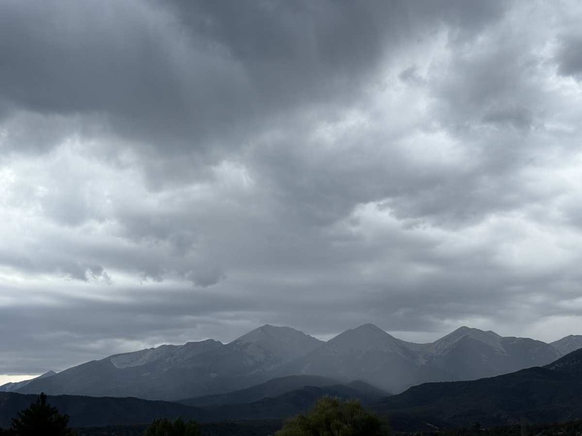OldHollowTree's tweet image. Good evening. I’m on vacation this week. - Old Hollow Mountain