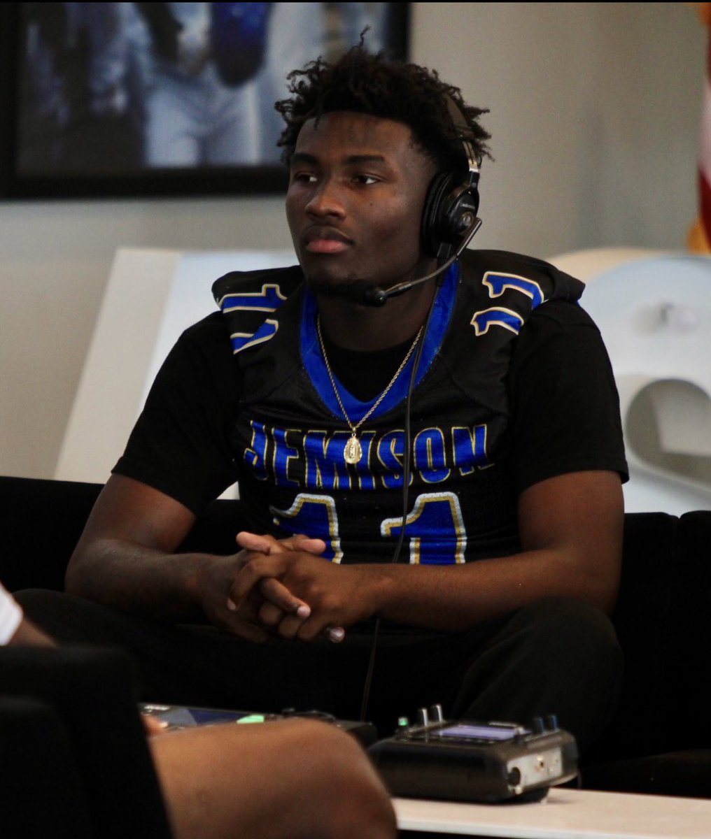 HezeHarris's tweet image. MEDIA DAY 📸 @_ThomasAshworth @BenThomasPreps @DrewD977ESPN @977ESPN @JemisonJags